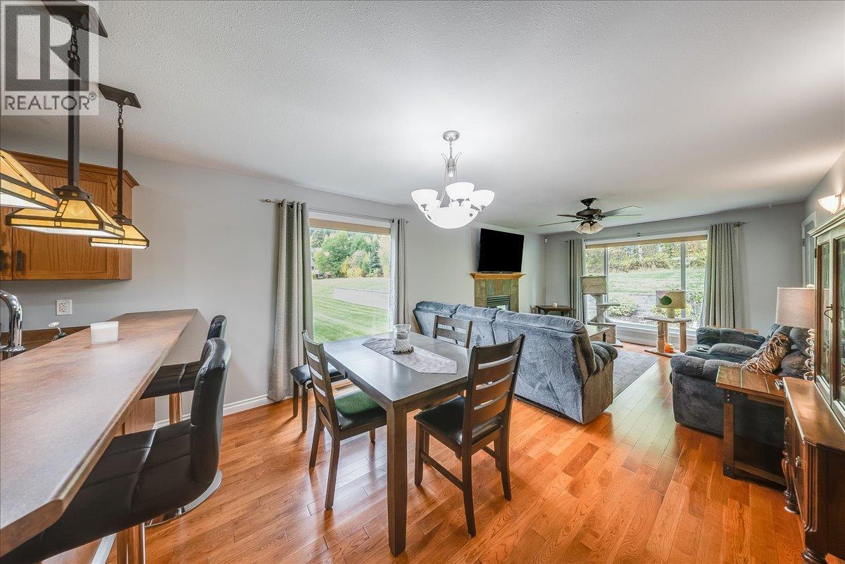 114 Mountain Side Drive, Fruitvale, British Columbia  V0G 1L0 - Photo 6 - 10402592