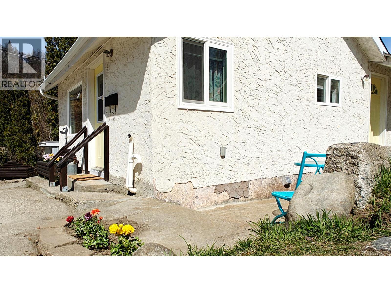 521 Turner Street, Warfield, British Columbia  V1R 2P6 - Photo 4 - 10402730