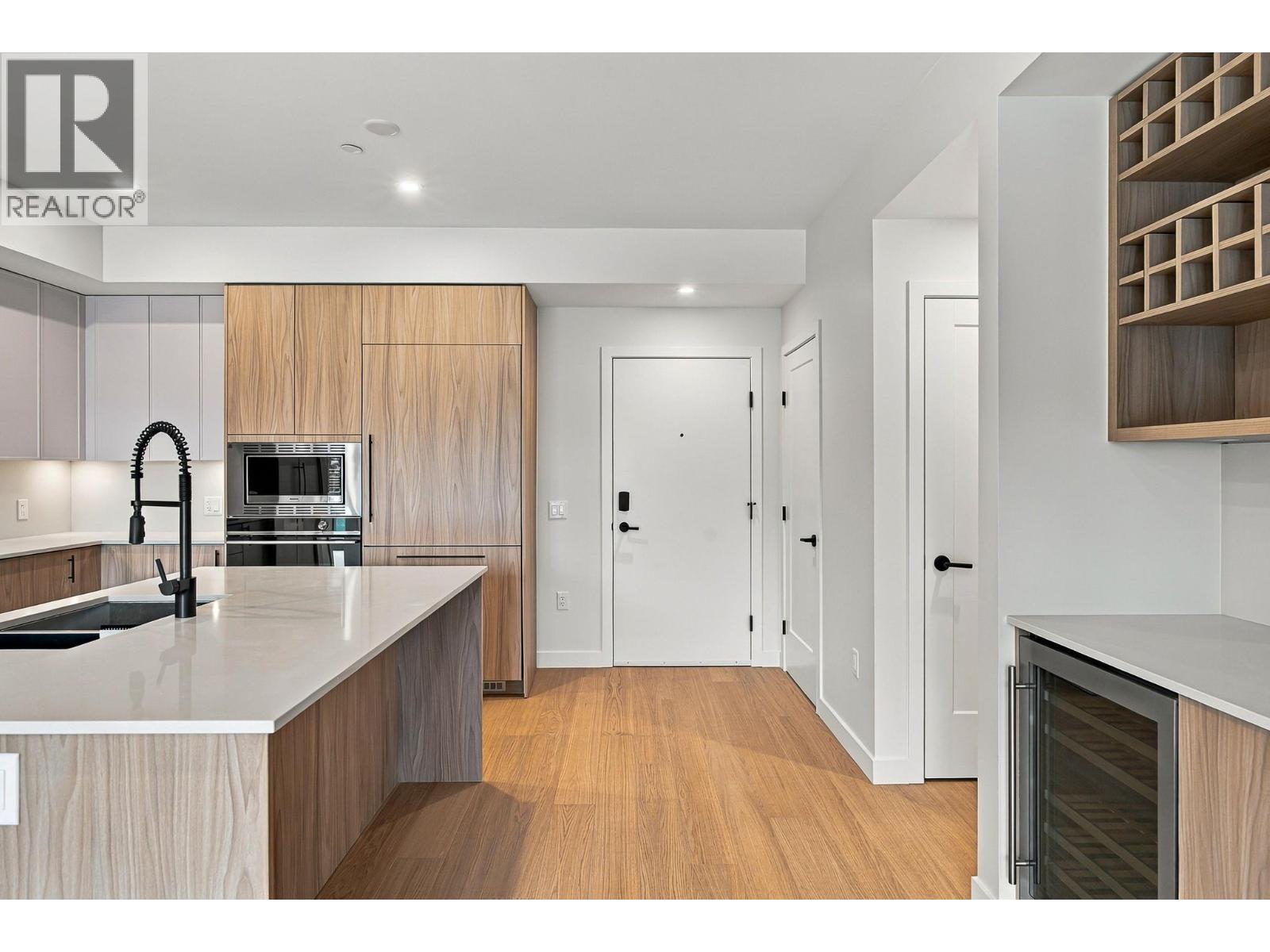 9654 Benchland Drive Unit# 306, Lake Country, British Columbia  V4V 0A4 - Photo 3 - 10402952