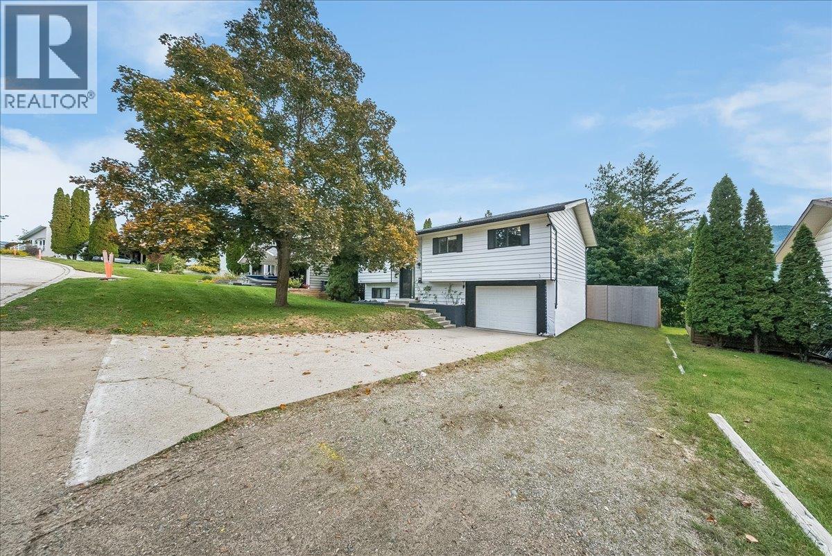 3609 Southridge Drive, Castlegar, British Columbia  V1N 3X7 - Photo 1 - 10402804