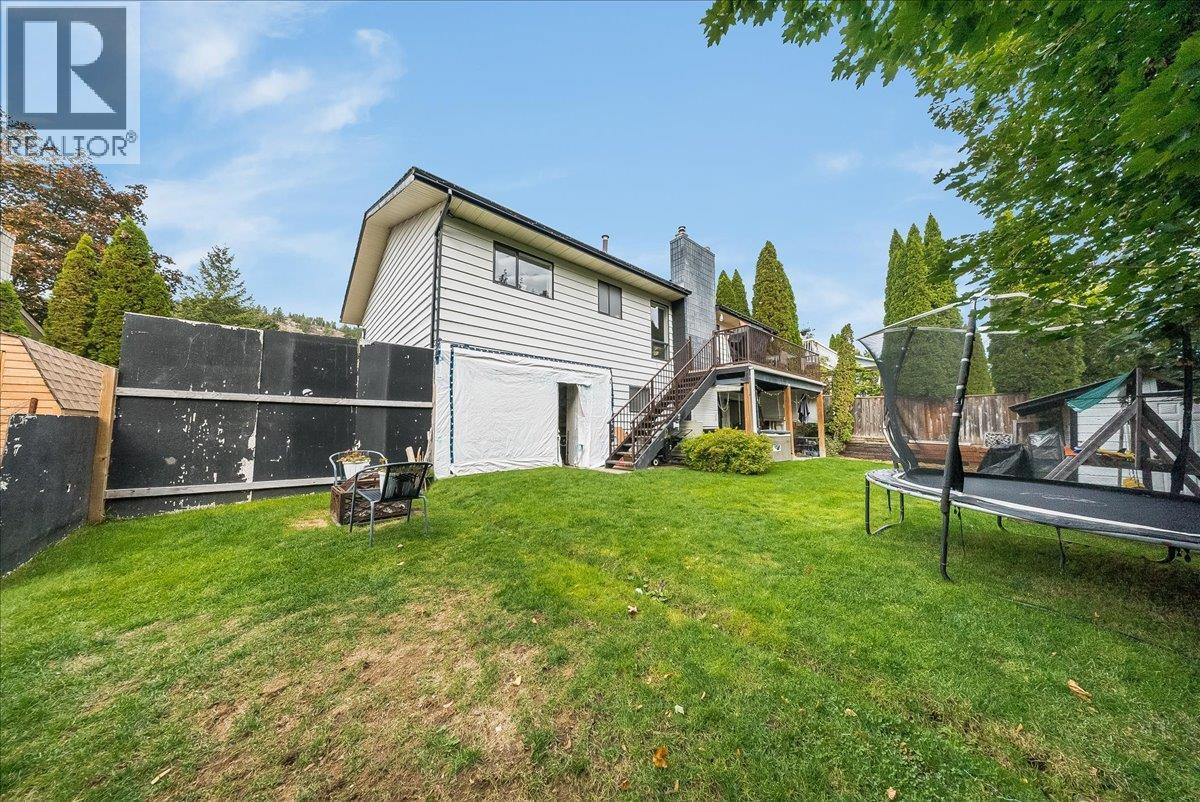 3609 Southridge Drive, Castlegar, British Columbia  V1N 3X7 - Photo 3 - 10402804