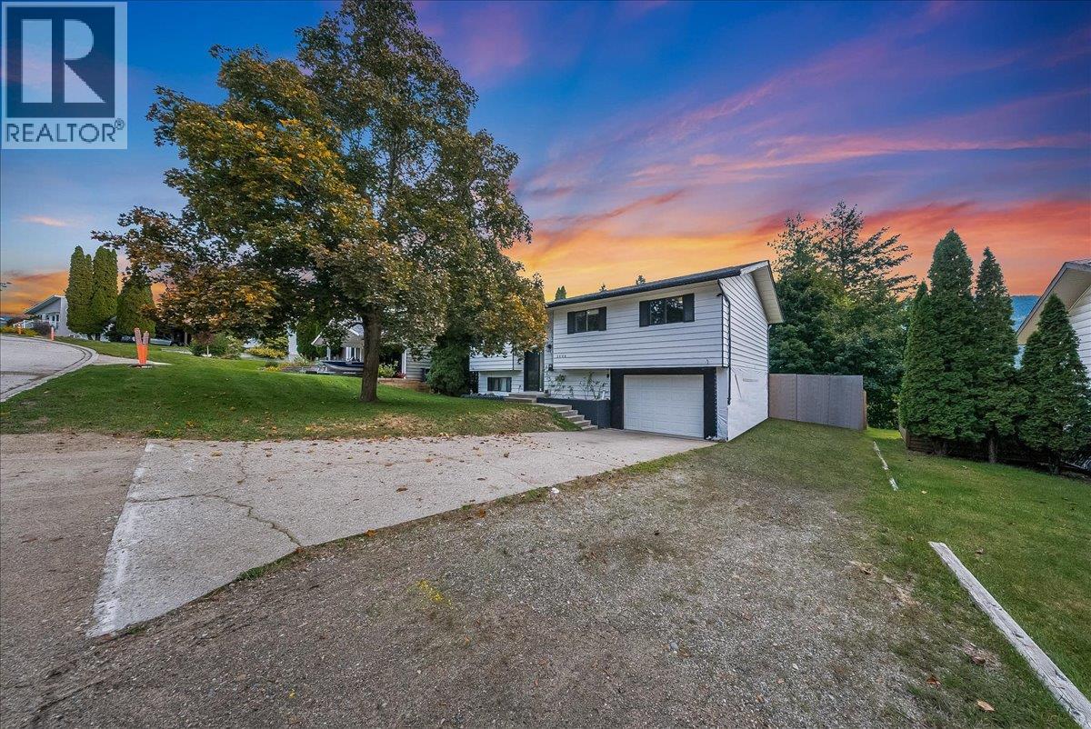 3609 Southridge Drive, Castlegar, British Columbia  V1N 3X7 - Photo 41 - 10402804