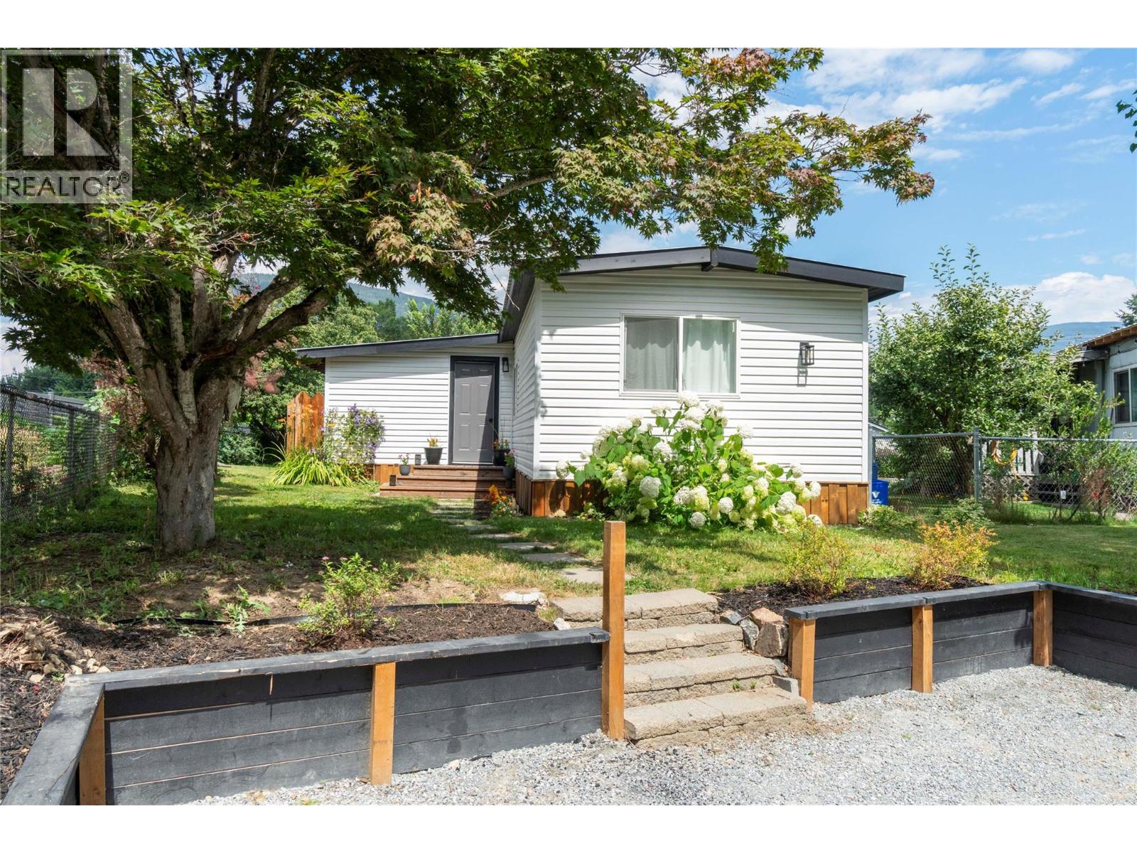 5131 69 Avenue Ne, Salmon Arm, British Columbia  V0E 1K0 - Photo 1 - 10402762