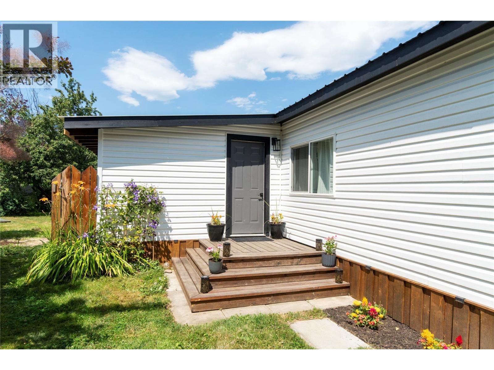 5131 69 Avenue Ne, Salmon Arm, British Columbia  V0E 1K0 - Photo 3 - 10402762