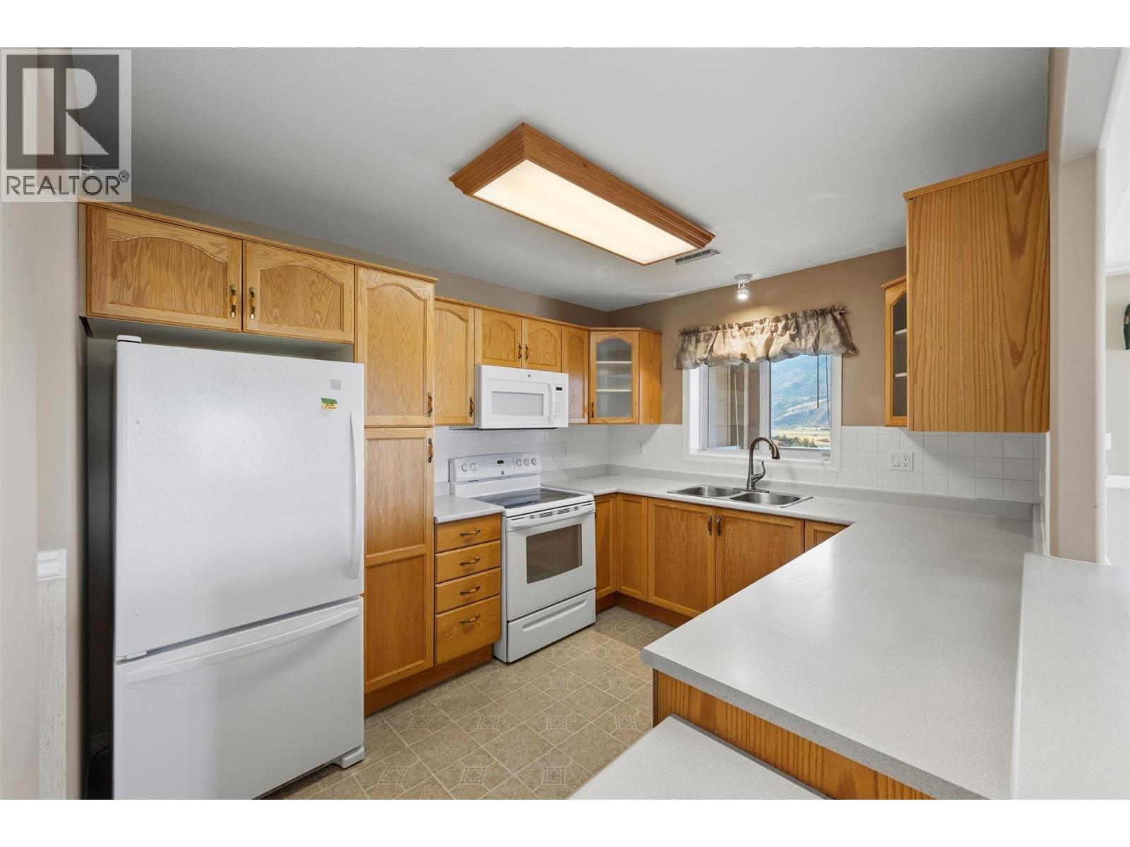 2255 Atkinson Street Unit# 807, Penticton, British Columbia  V2A 8R7 - Photo 16 - 10402916