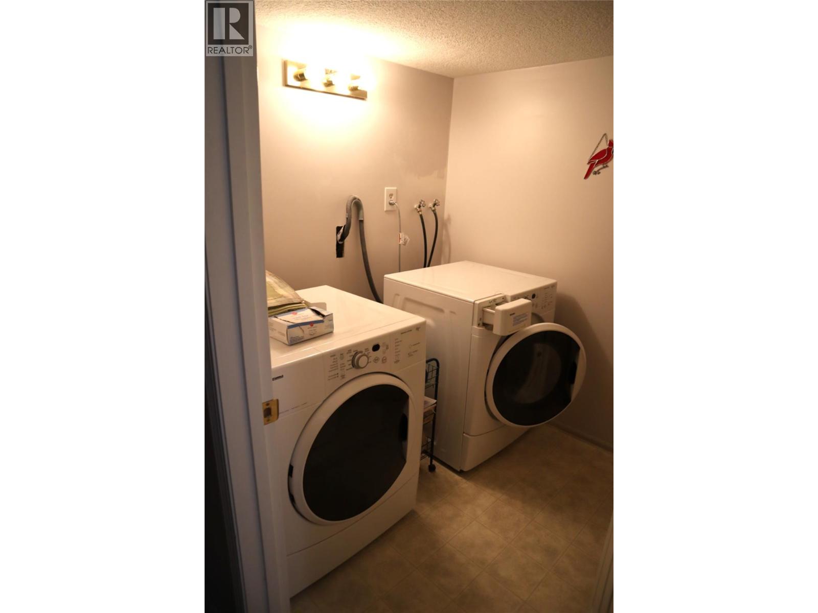 1233 Hook Drive, Kamloops, British Columbia  V2B 7S8 - Photo 24 - 10402920