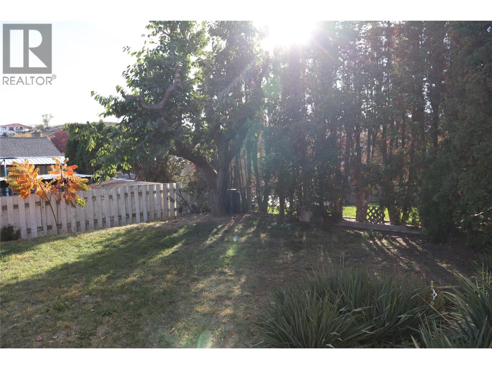 1233 Hook Drive, Kamloops, British Columbia  V2B 7S8 - Photo 28 - 10402920