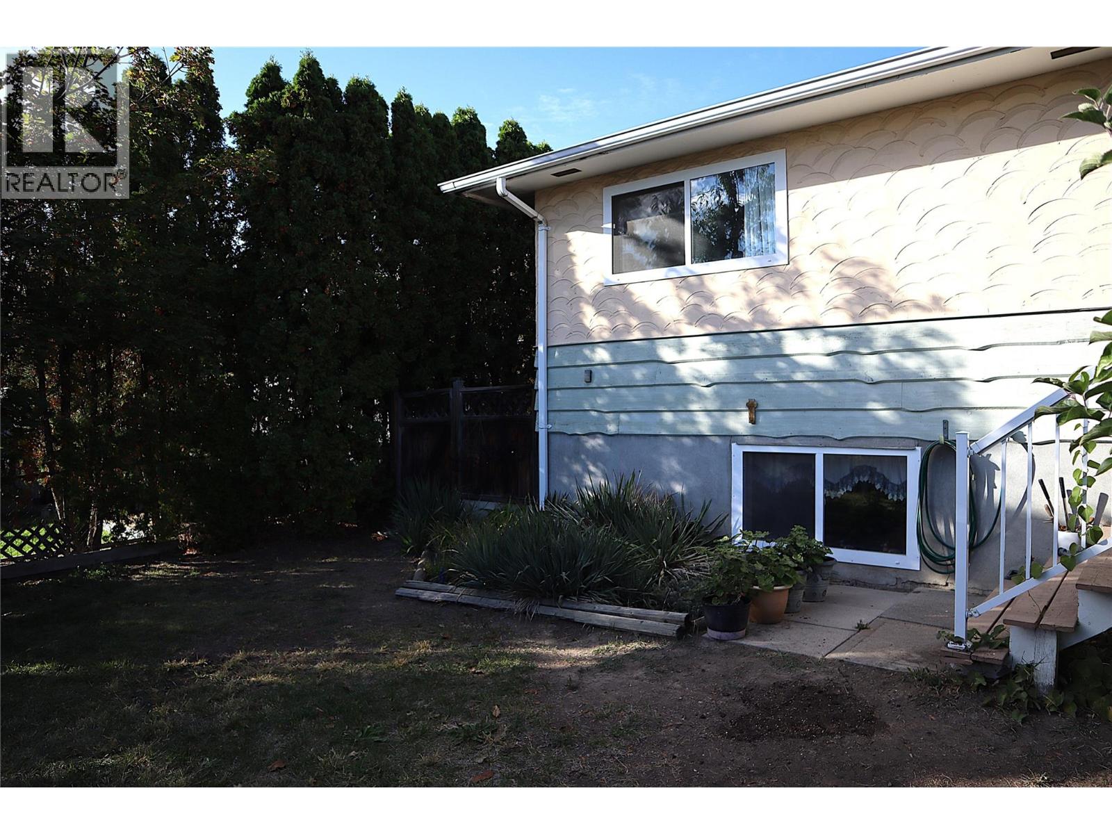 1233 Hook Drive, Kamloops, British Columbia  V2B 7S8 - Photo 29 - 10402920