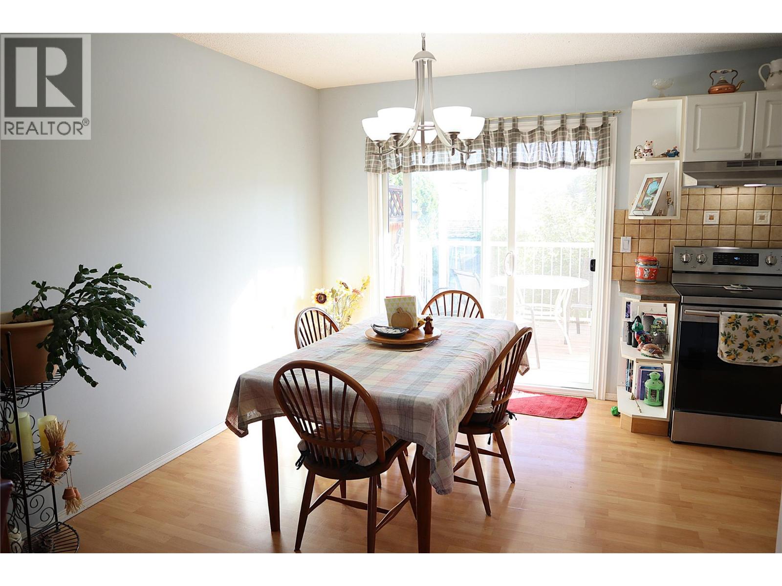 1233 Hook Drive, Kamloops, British Columbia  V2B 7S8 - Photo 5 - 10402920