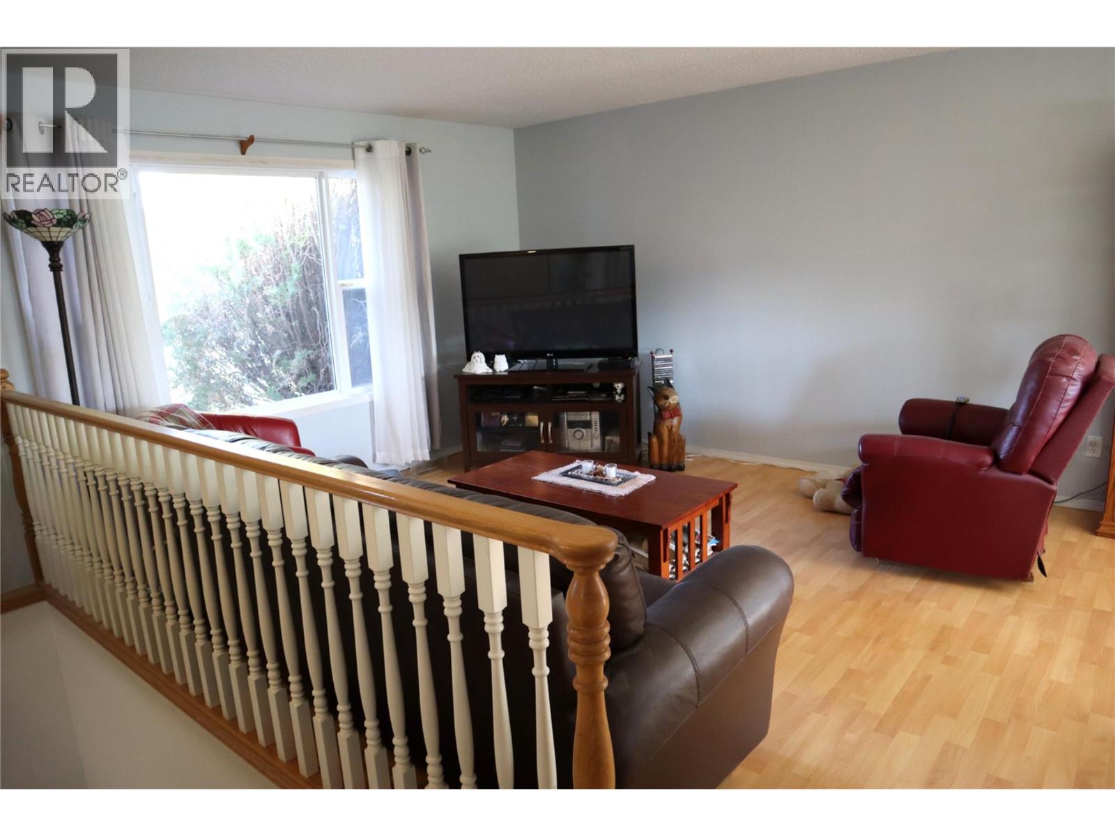 1233 Hook Drive, Kamloops, British Columbia  V2B 7S8 - Photo 6 - 10402920