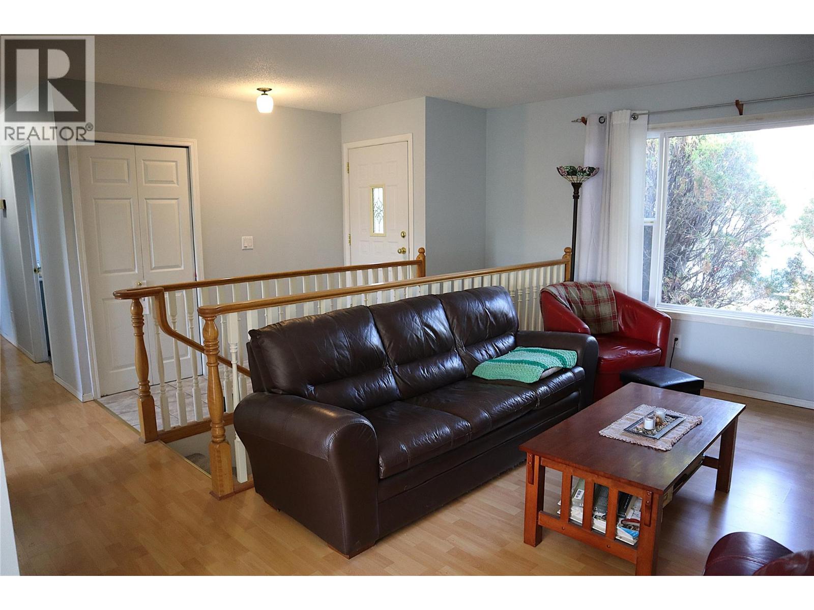 1233 Hook Drive, Kamloops, British Columbia  V2B 7S8 - Photo 7 - 10402920
