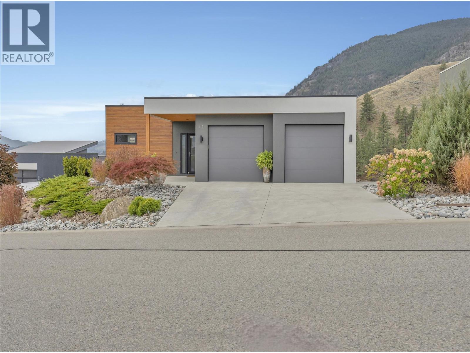 118 Ridge View, Penticton, British Columbia  V2A 0B1 - Photo 1 - 10402921