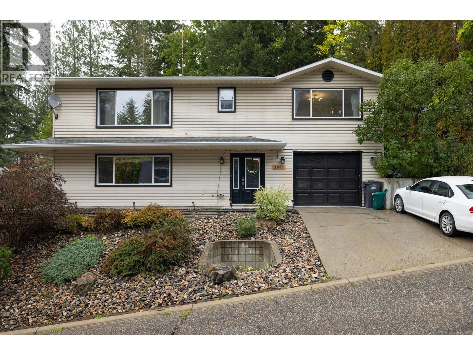 3945 Highland Park Crescent, Armstrong, British Columbia  V0E 1B4 - Photo 1 - 10402965
