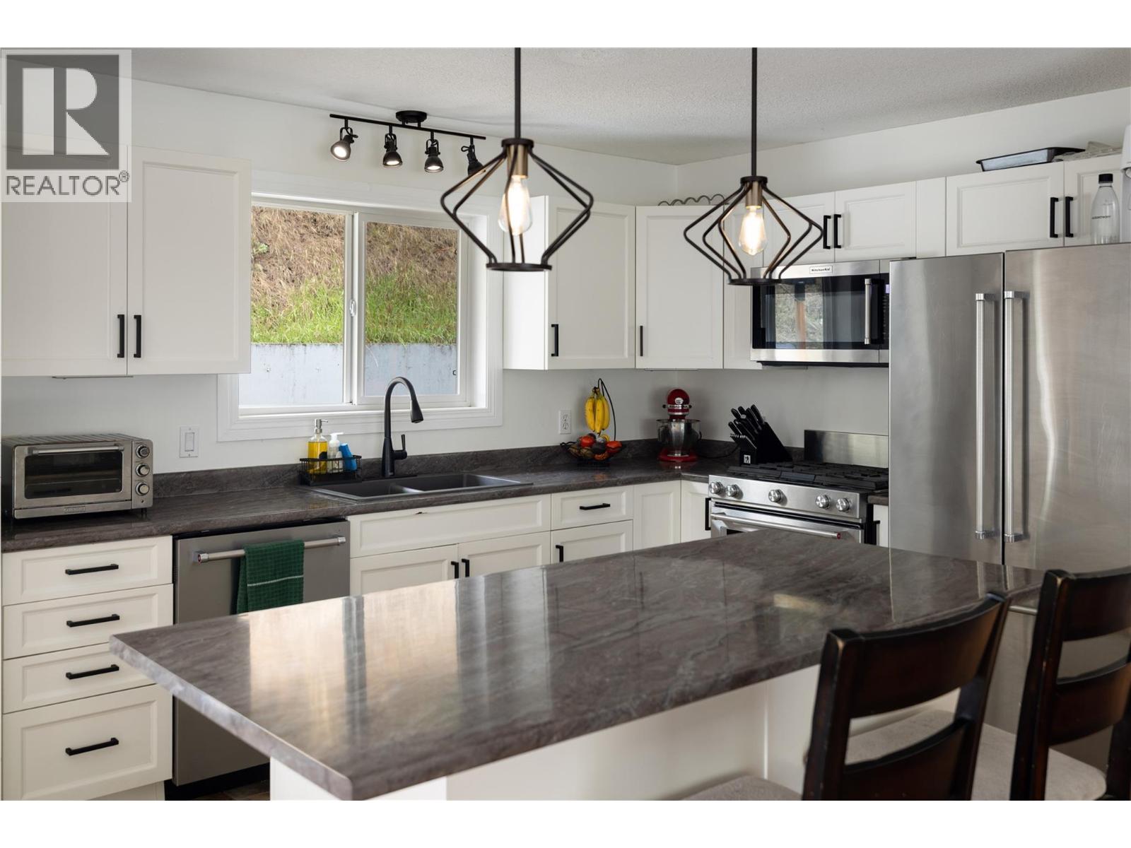 3945 Highland Park Crescent, Armstrong, British Columbia  V0E 1B4 - Photo 15 - 10402965
