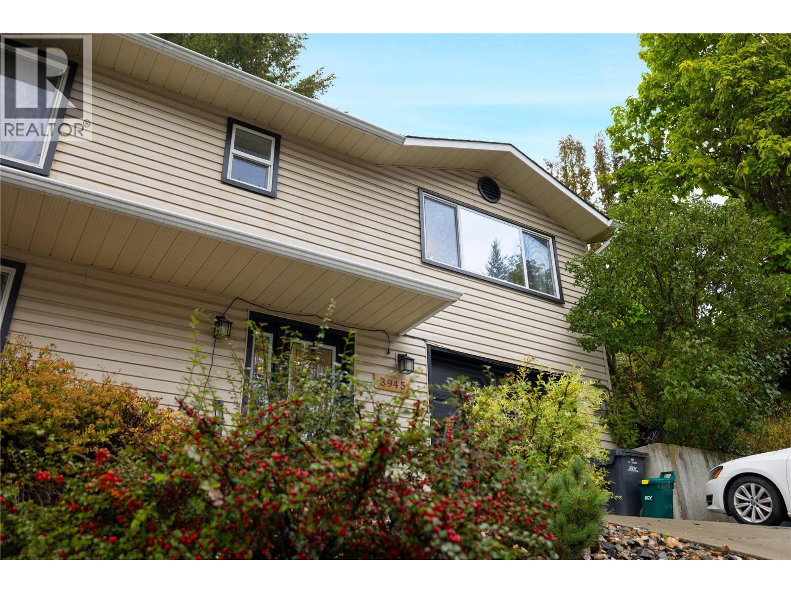 3945 Highland Park Crescent, Armstrong, British Columbia  V0E 1B4 - Photo 3 - 10402965