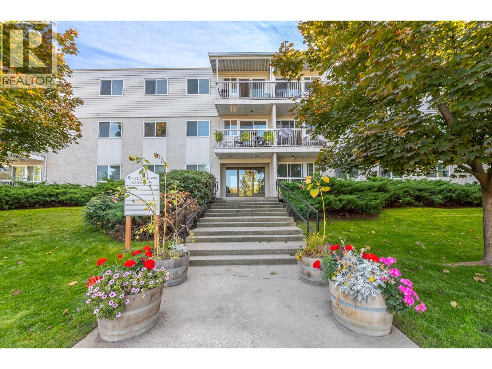625 Rowcliffe Avenue Unit# 305, Kelowna, British Columbia  V1Y 5Y8 - Photo 1 - 10402687