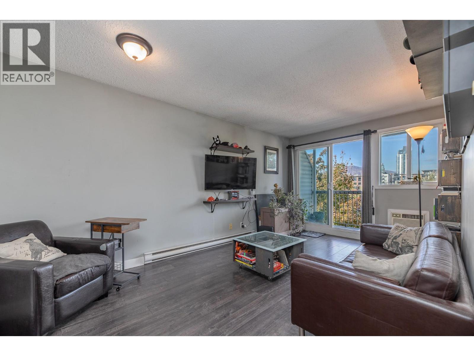 625 Rowcliffe Avenue Unit# 305, Kelowna, British Columbia  V1Y 5Y8 - Photo 2 - 10402687