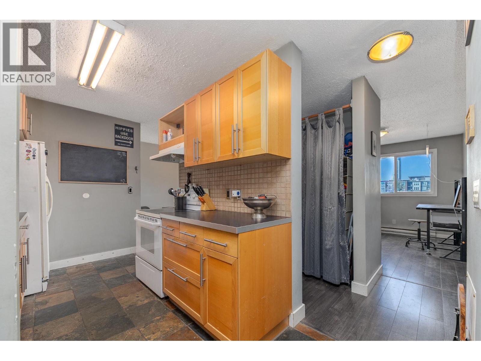 625 Rowcliffe Avenue Unit# 305, Kelowna, British Columbia  V1Y 5Y8 - Photo 8 - 10402687