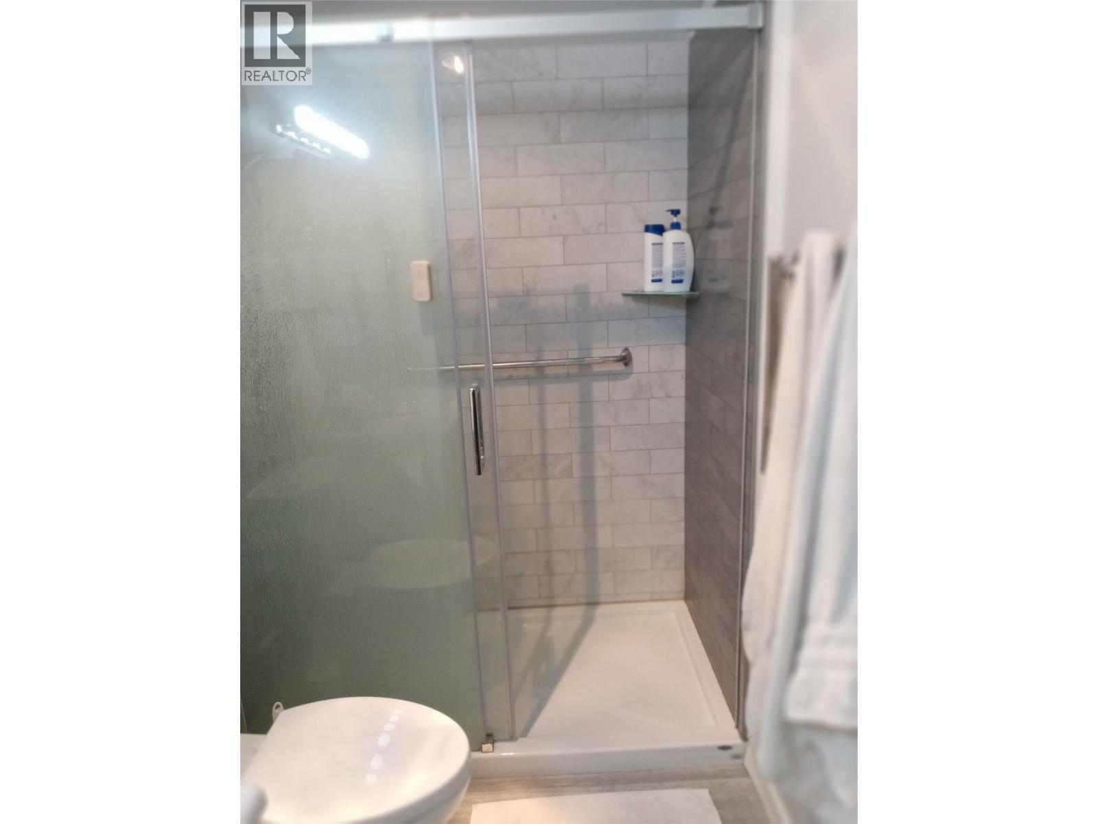 272 Green Avenue Unit# 401, Penticton, British Columbia  V2A 3T2 - Photo 8 - 10402934