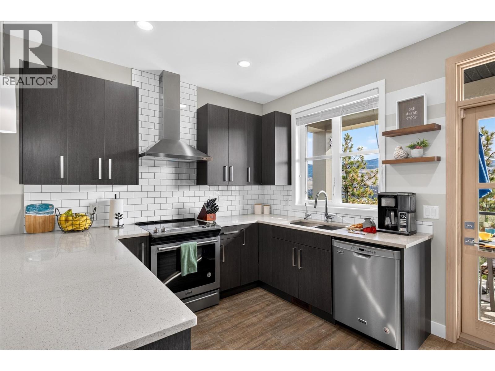 9671 Celeste Road, Lake Country, British Columbia  V4V 2R9 - Photo 4 - 10402646