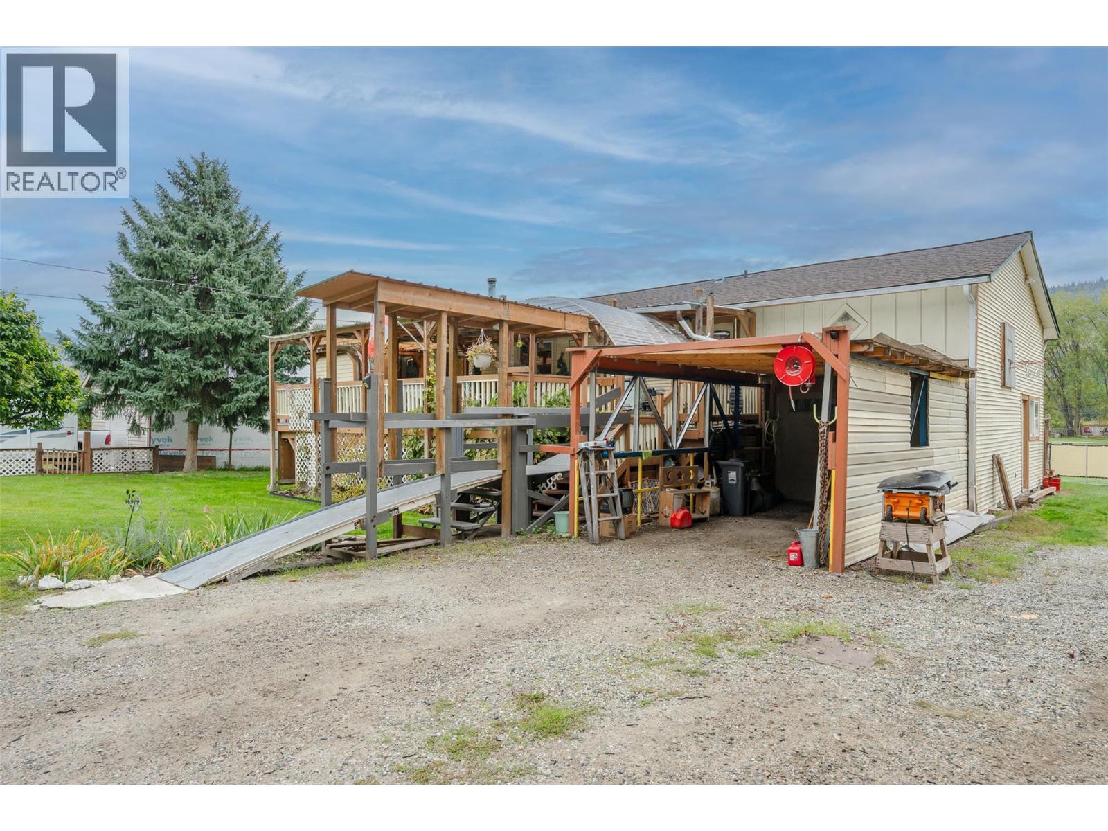 5467 Sawmill Road, Oliver, British Columbia  V0H 1T9 - Photo 6 - 10402816