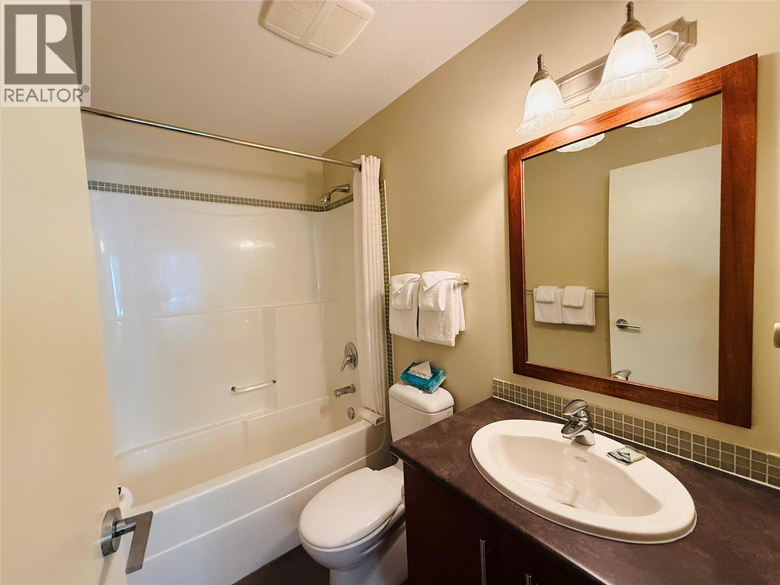 2049 Summit Drive Unit# 215 D, Panorama, British Columbia  V0A 1T0 - Photo 22 - 10402966