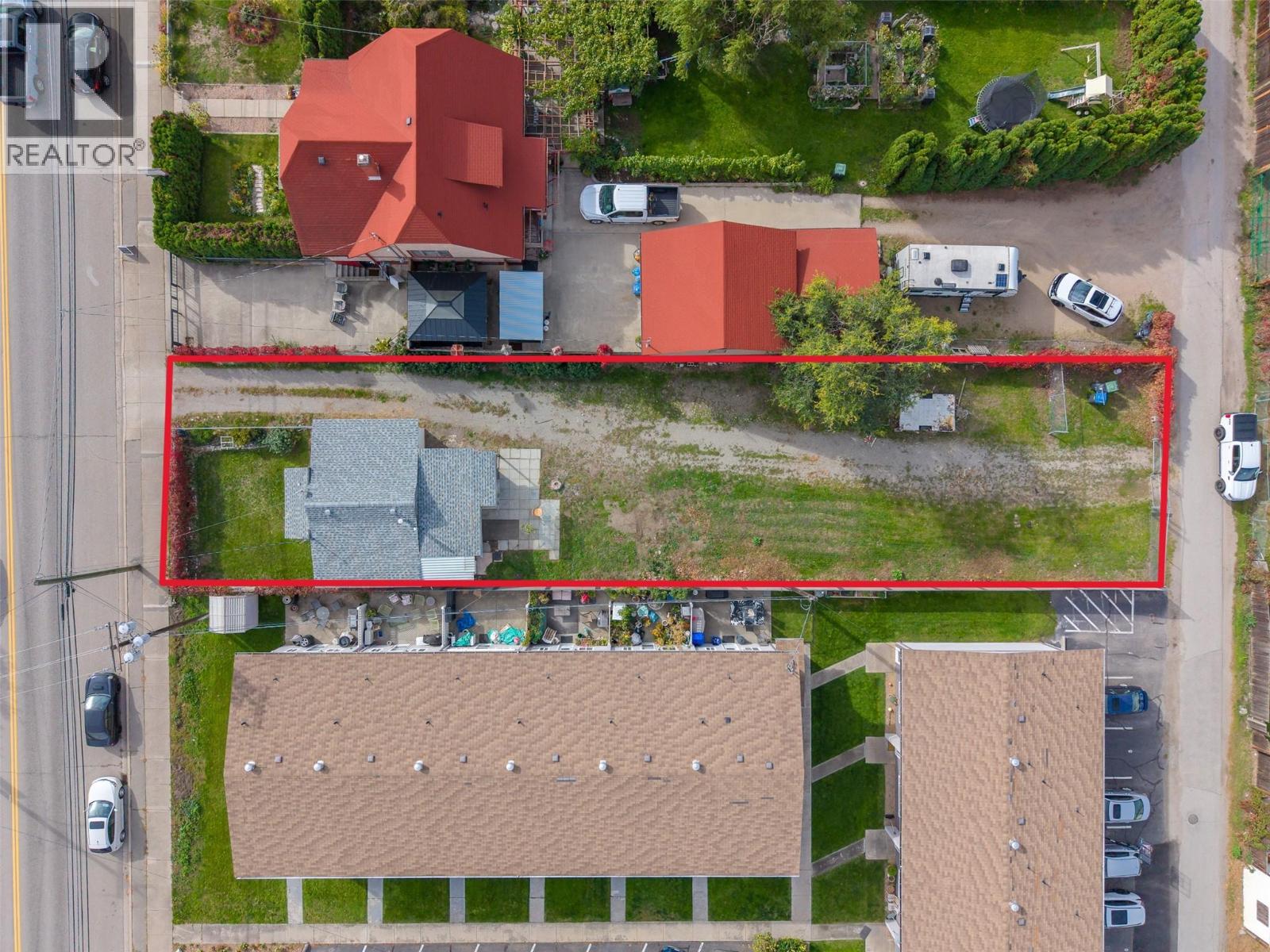 5814 Main Street, Oliver, British Columbia  V0H 1T9 - Photo 1 - 10402315