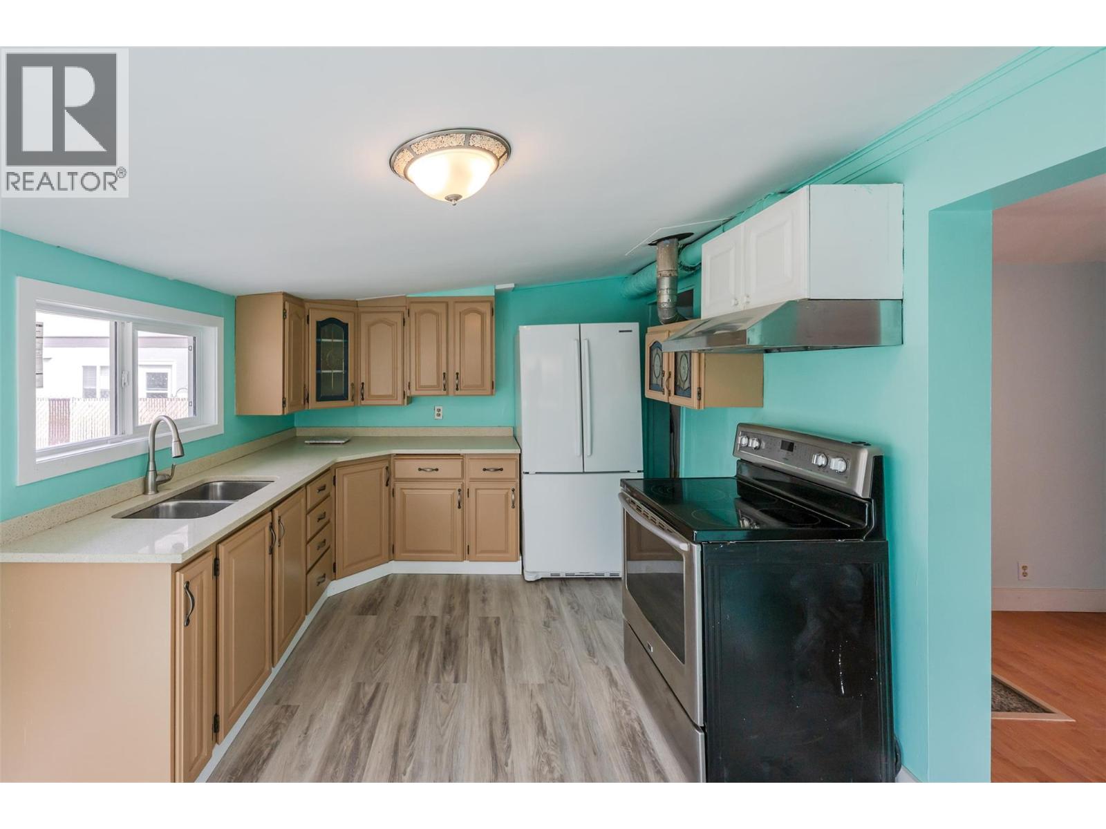 5814 Main Street, Oliver, British Columbia  V0H 1T9 - Photo 10 - 10402315