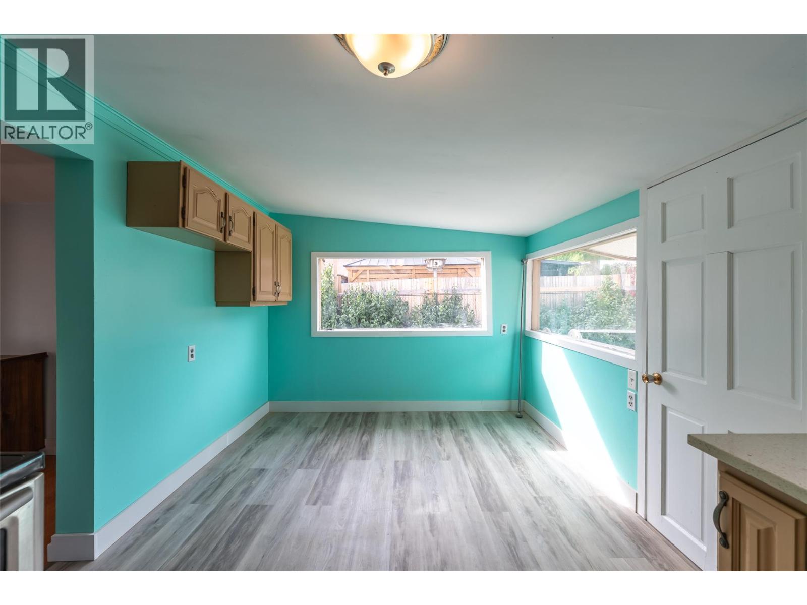 5814 Main Street, Oliver, British Columbia  V0H 1T9 - Photo 12 - 10402315