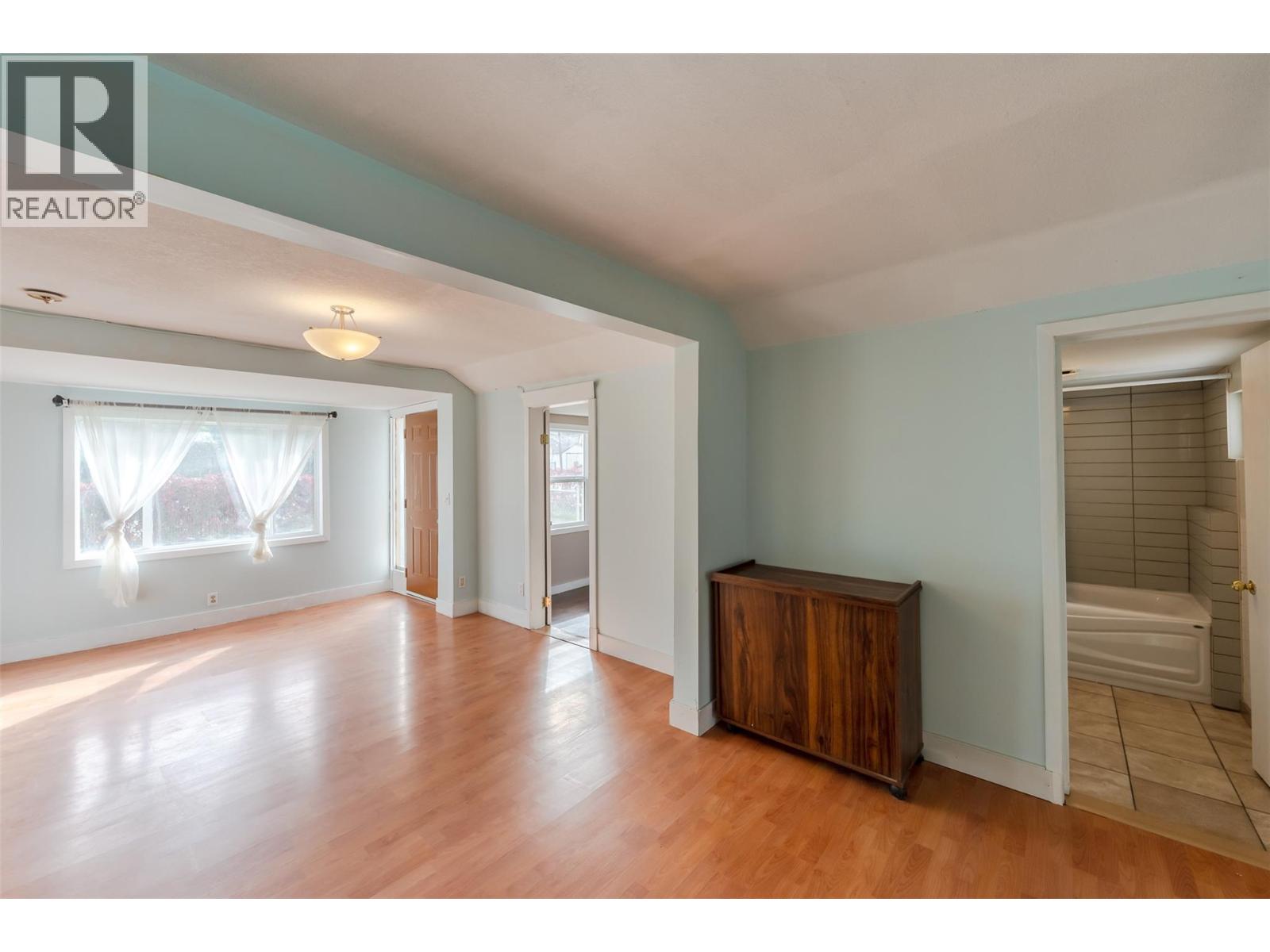 5814 Main Street, Oliver, British Columbia  V0H 1T9 - Photo 21 - 10402315