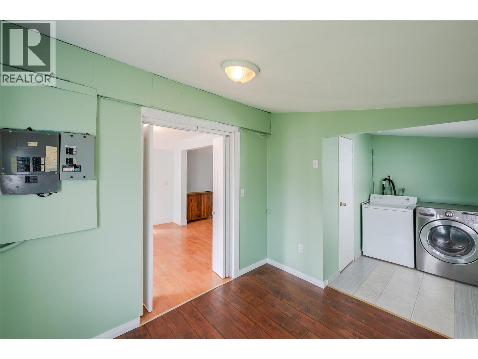 5814 Main Street, Oliver, British Columbia  V0H 1T9 - Photo 24 - 10402315