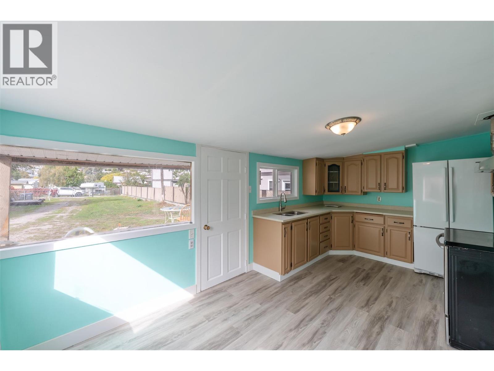 5814 Main Street, Oliver, British Columbia  V0H 1T9 - Photo 6 - 10402315