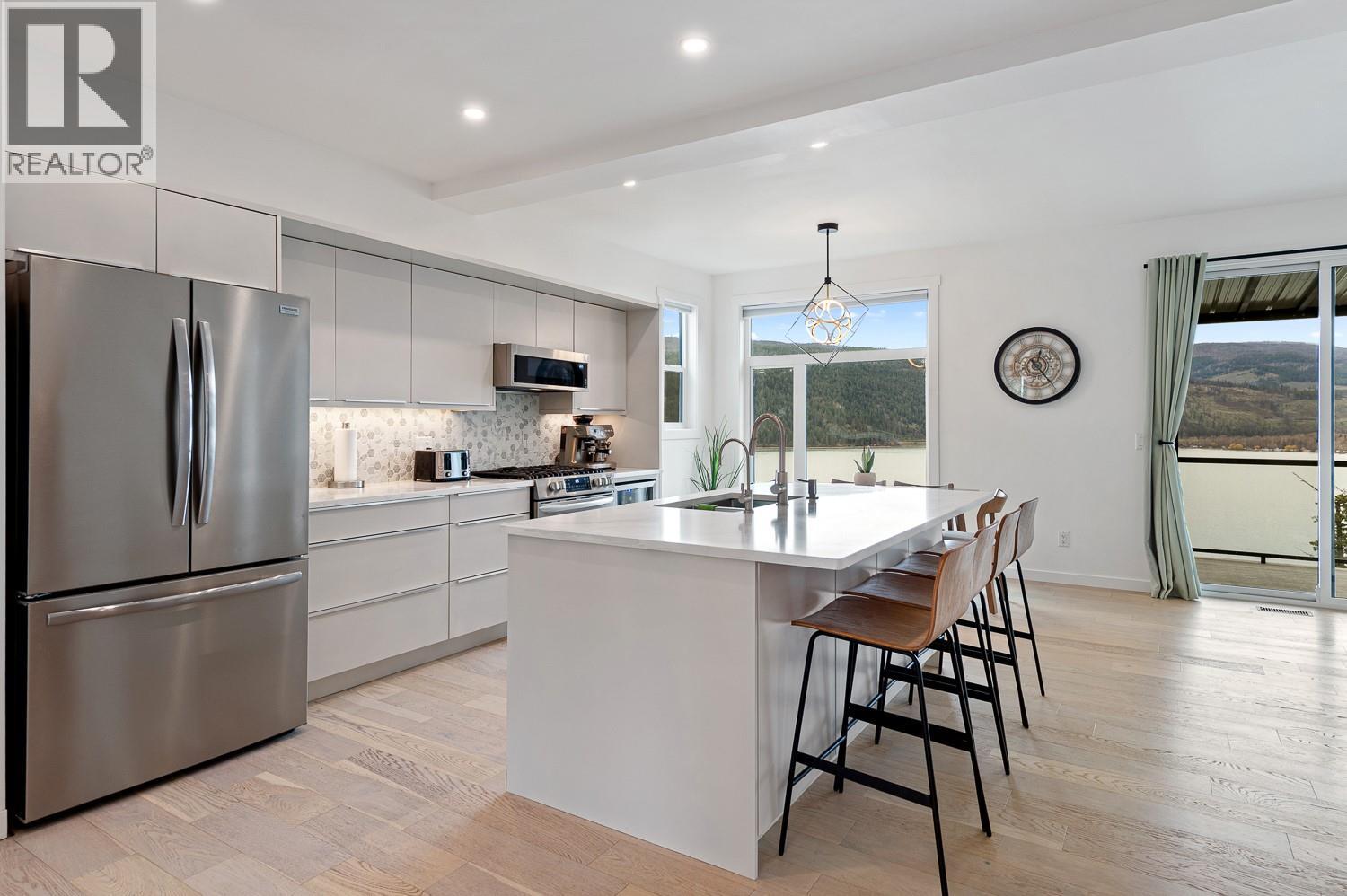 40 Kestrel Place Unit# 12, Vernon, British Columbia  V1H 1S6 - Photo 3 - 10402715