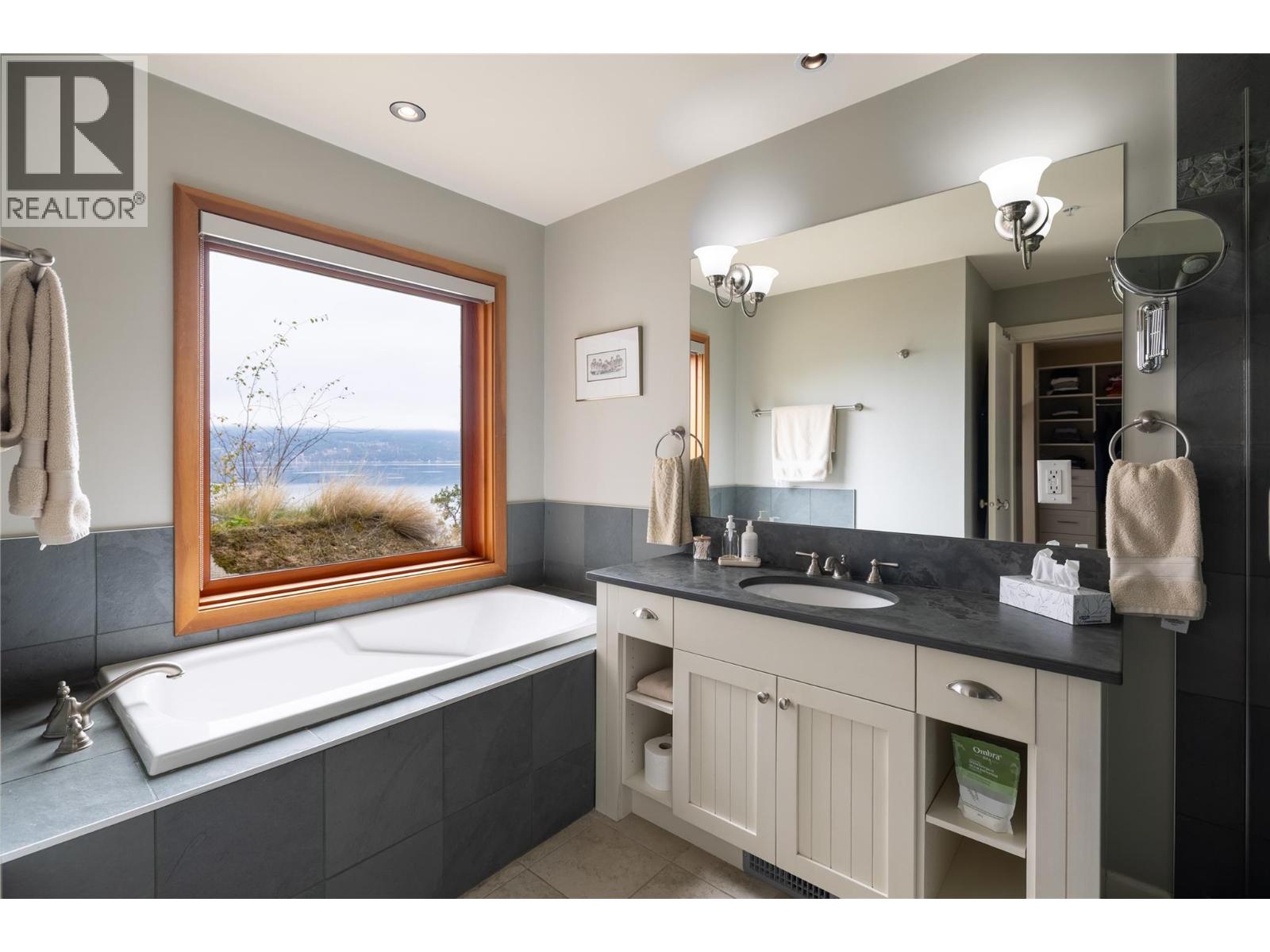 9845 Eastside Road Unit# 144, Vernon, British Columbia  V1H 1Z2 - Photo 34 - 10402711