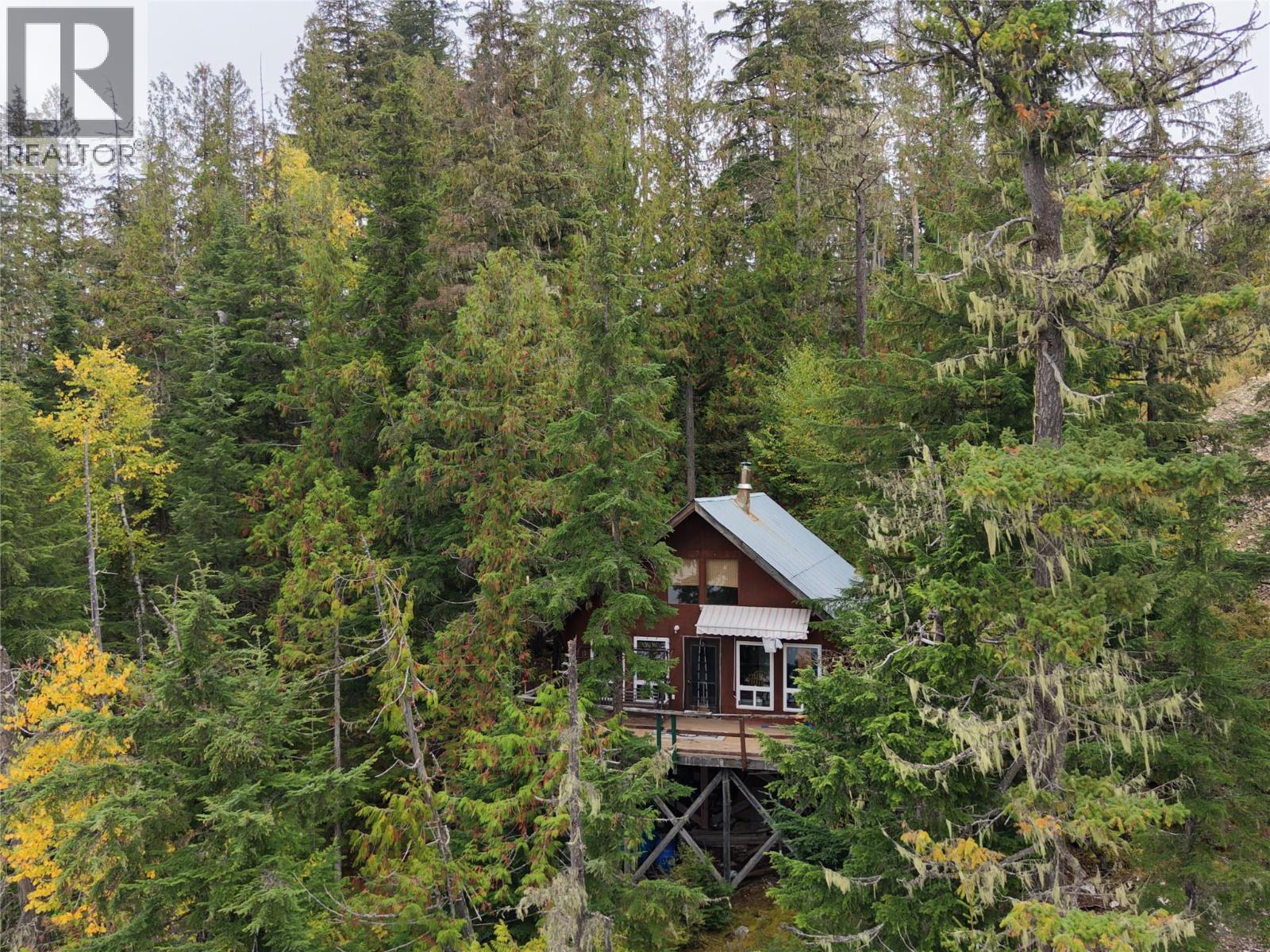 912 Bradley Road, Seymour Arm, British Columbia  V0E 2V2 - Photo 2 - 10402811