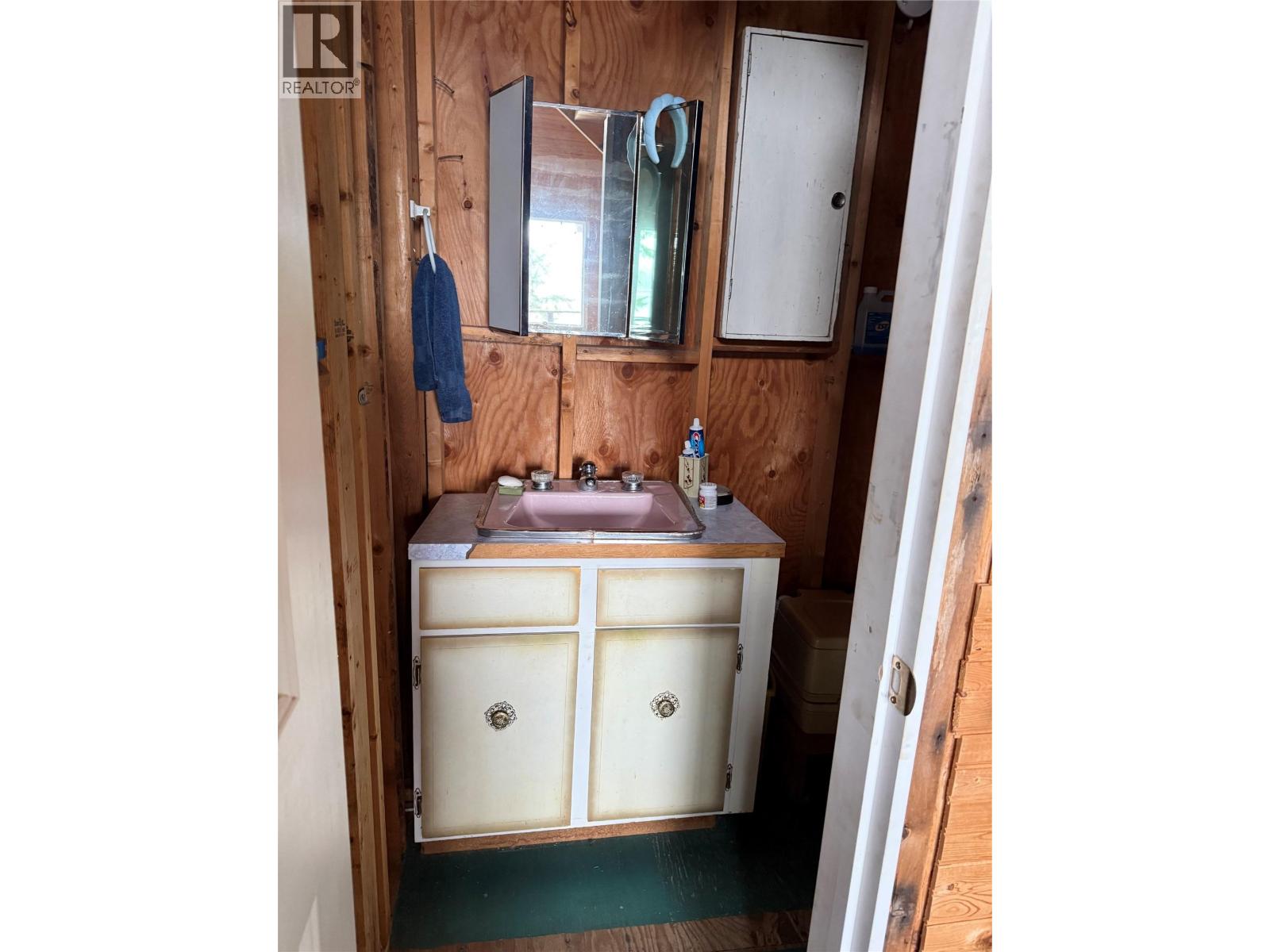 912 Bradley Road, Seymour Arm, British Columbia  V0E 2V2 - Photo 23 - 10402811