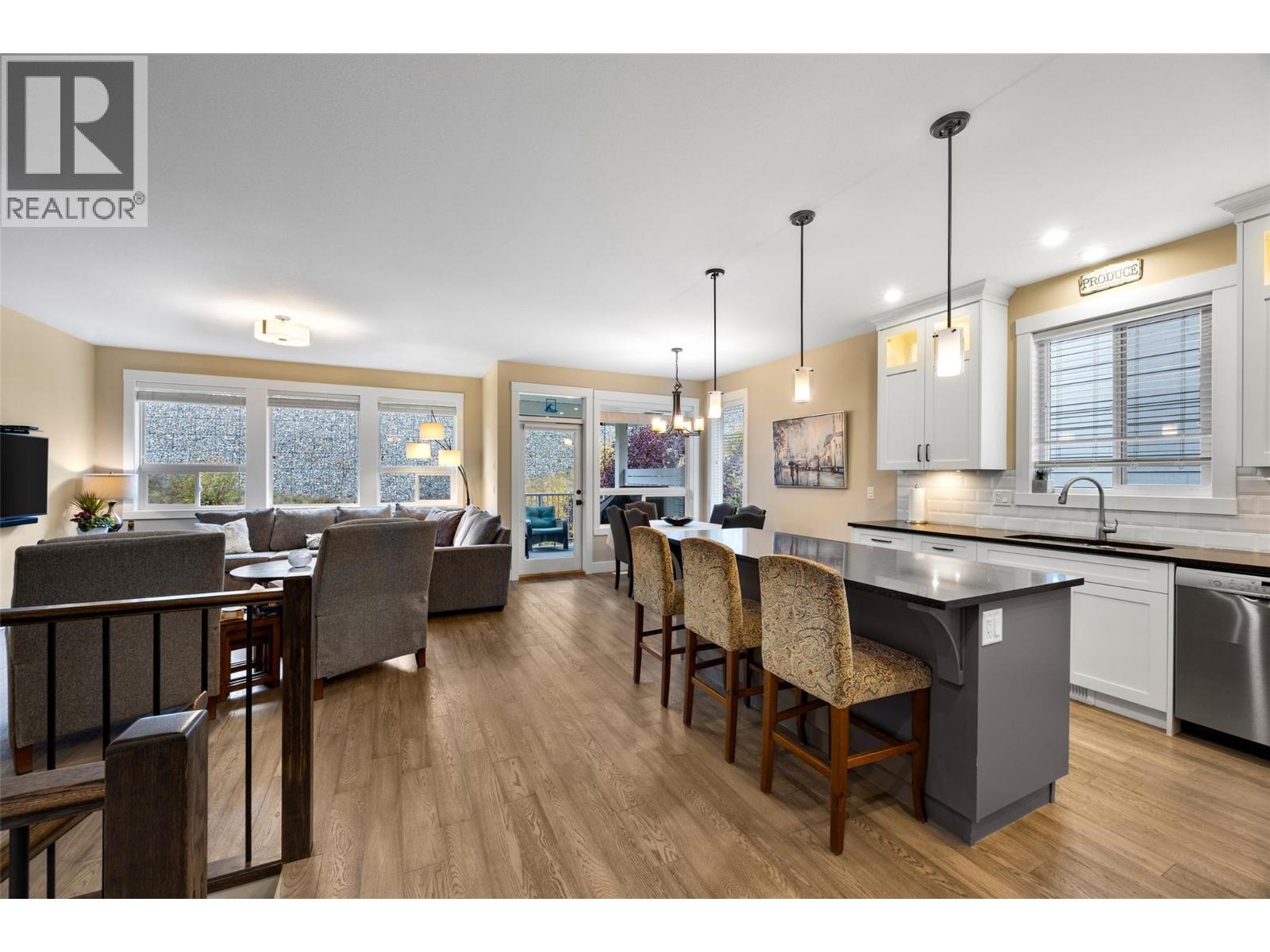 1538 Emerald Drive, Kamloops, British Columbia  V2E 0C1 - Photo 3 - 10402744