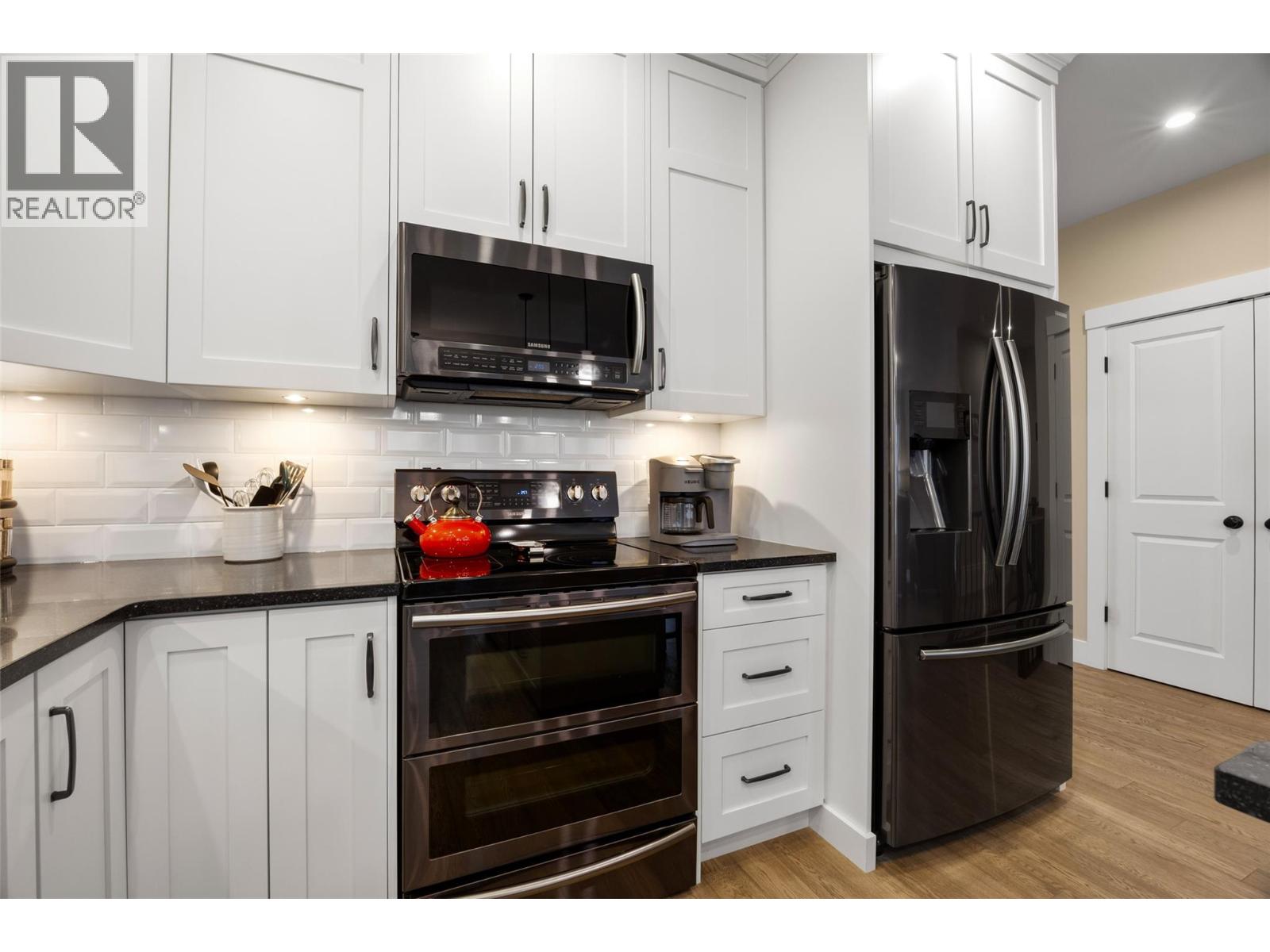 1538 Emerald Drive, Kamloops, British Columbia  V2E 0C1 - Photo 9 - 10402744