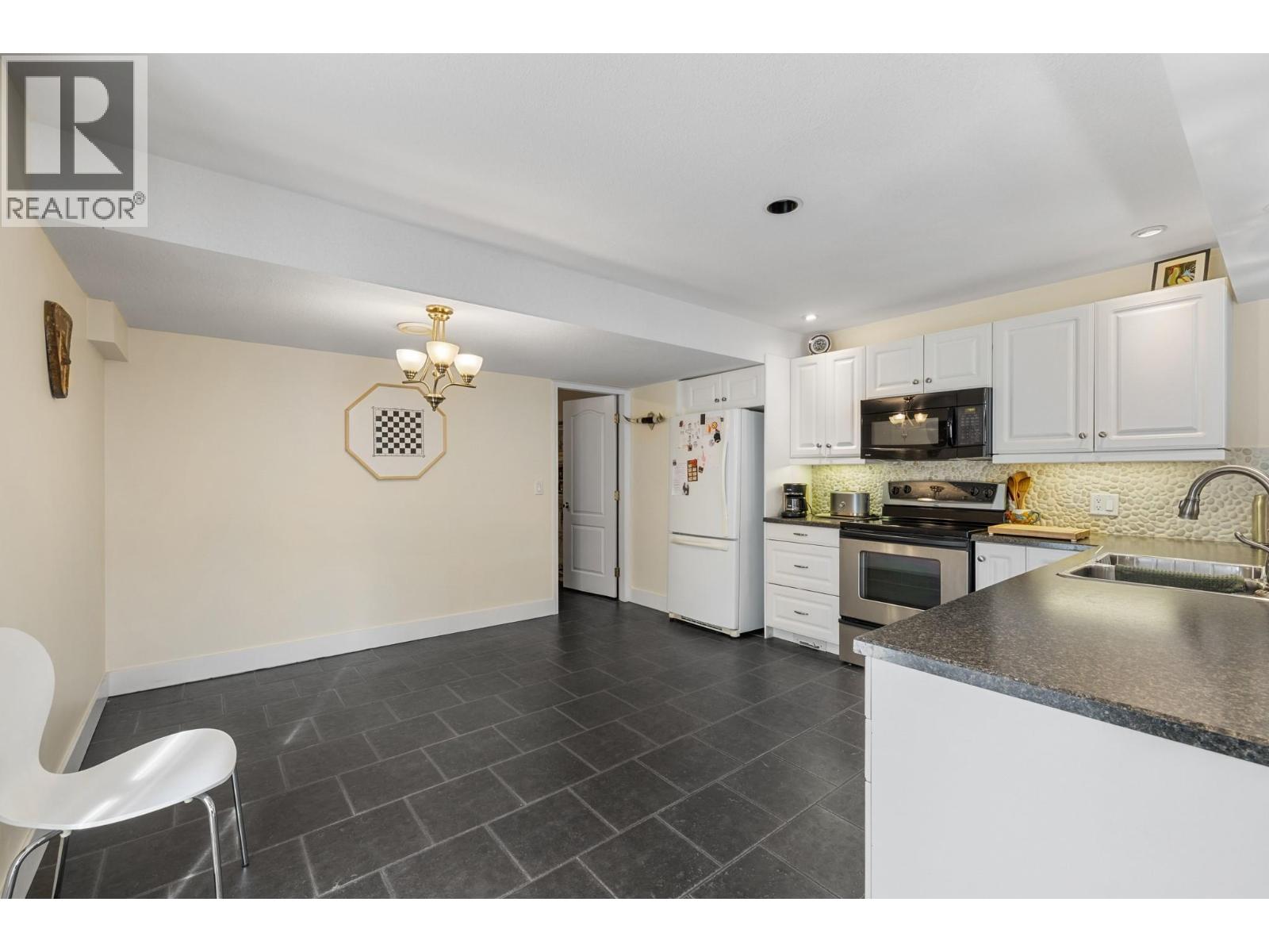 479 Glen Pine Court, Kelowna, British Columbia  V1V 1R3 - Photo 28 - 10402404