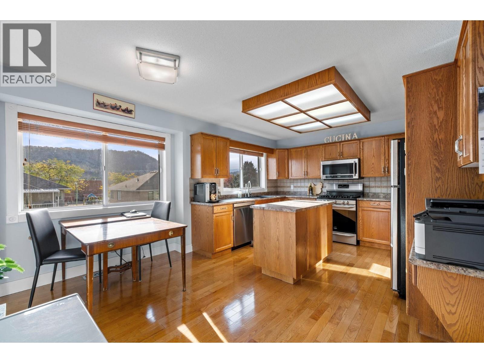 479 Glen Pine Court, Kelowna, British Columbia  V1V 1R3 - Photo 9 - 10402404