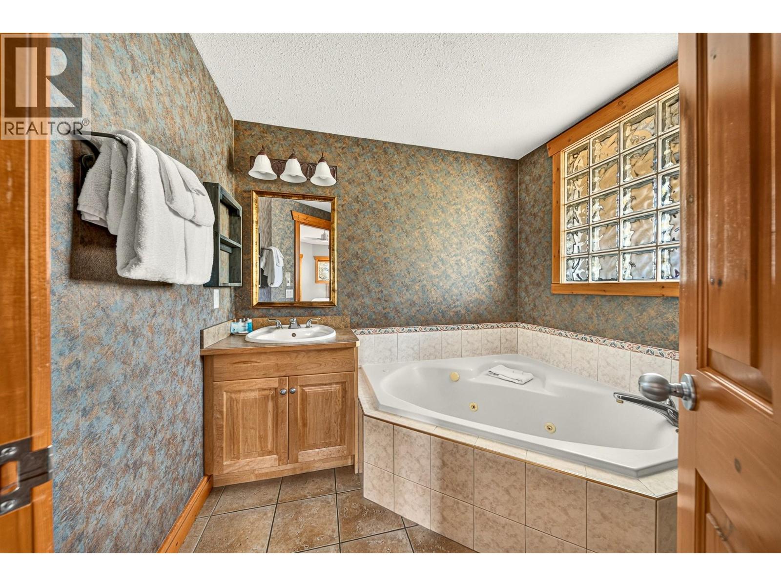 5356 Highline Drive Unit# 3102 A/lcd, Fernie, British Columbia  V0B 1M6 - Photo 34 - 10402255