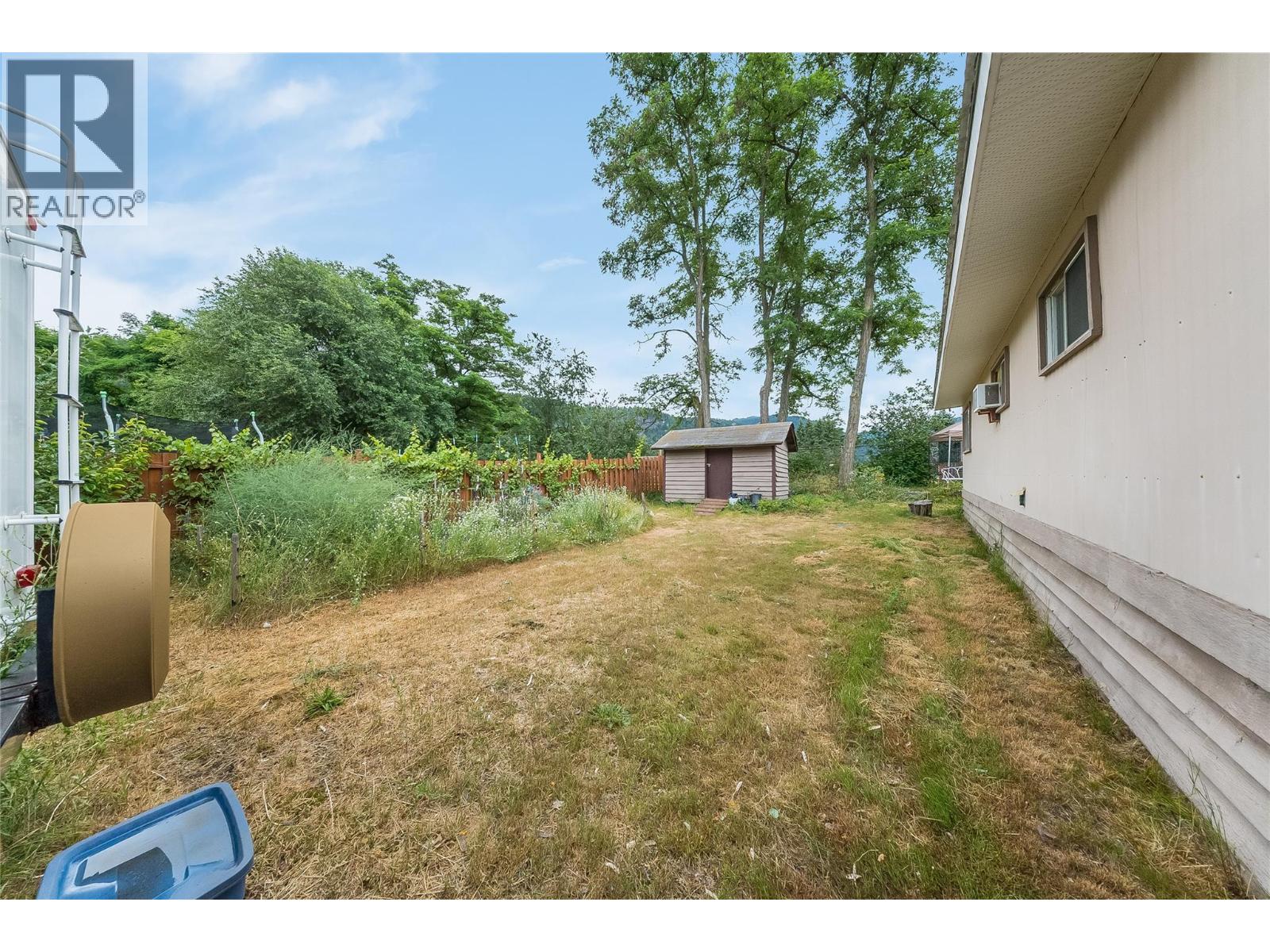 304 103 Street, Castlegar, British Columbia  V1N 3G2 - Photo 34 - 10403051