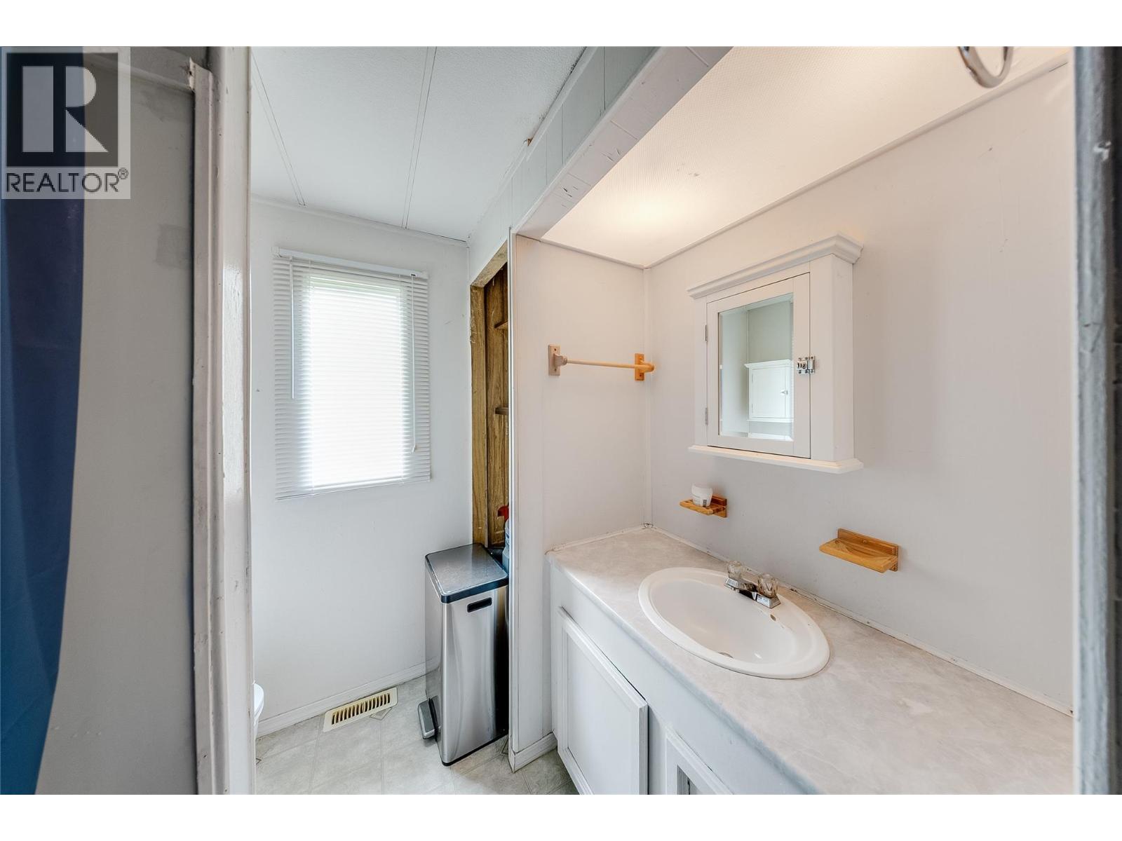 304 103 Street, Castlegar, British Columbia  V1N 3G2 - Photo 46 - 10403051