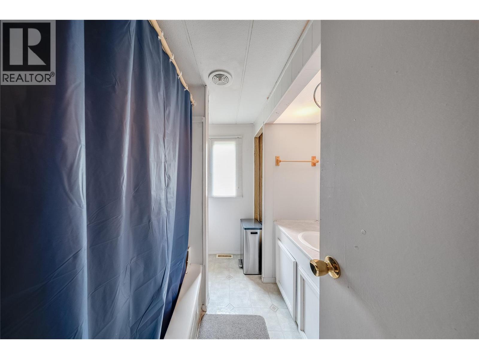 304 103 Street, Castlegar, British Columbia  V1N 3G2 - Photo 47 - 10403051