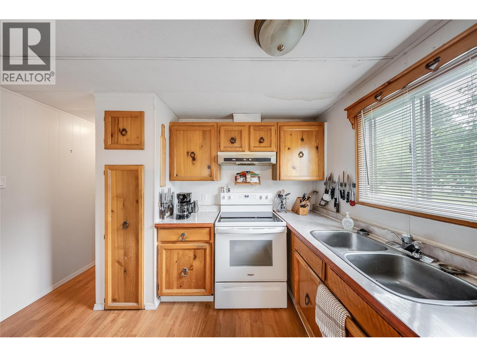 304 103 Street, Castlegar, British Columbia  V1N 3G2 - Photo 56 - 10403051