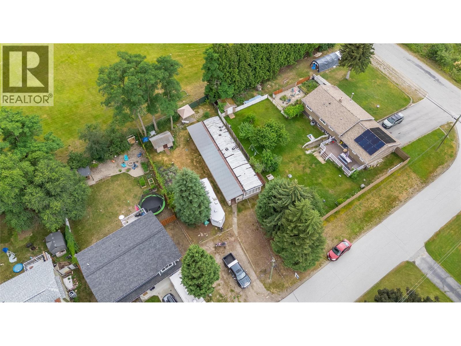 304 103 Street, Castlegar, British Columbia  V1N 3G2 - Photo 6 - 10403051