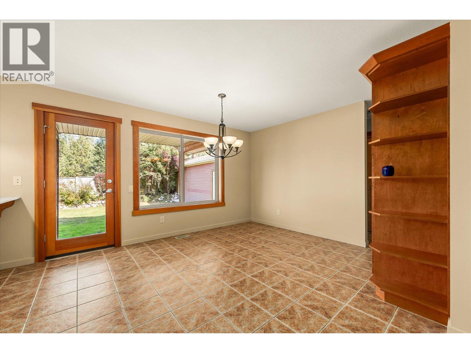 922 Paret Crescent, Kelowna, British Columbia  V1W 4X8 - Photo 10 - 10402861