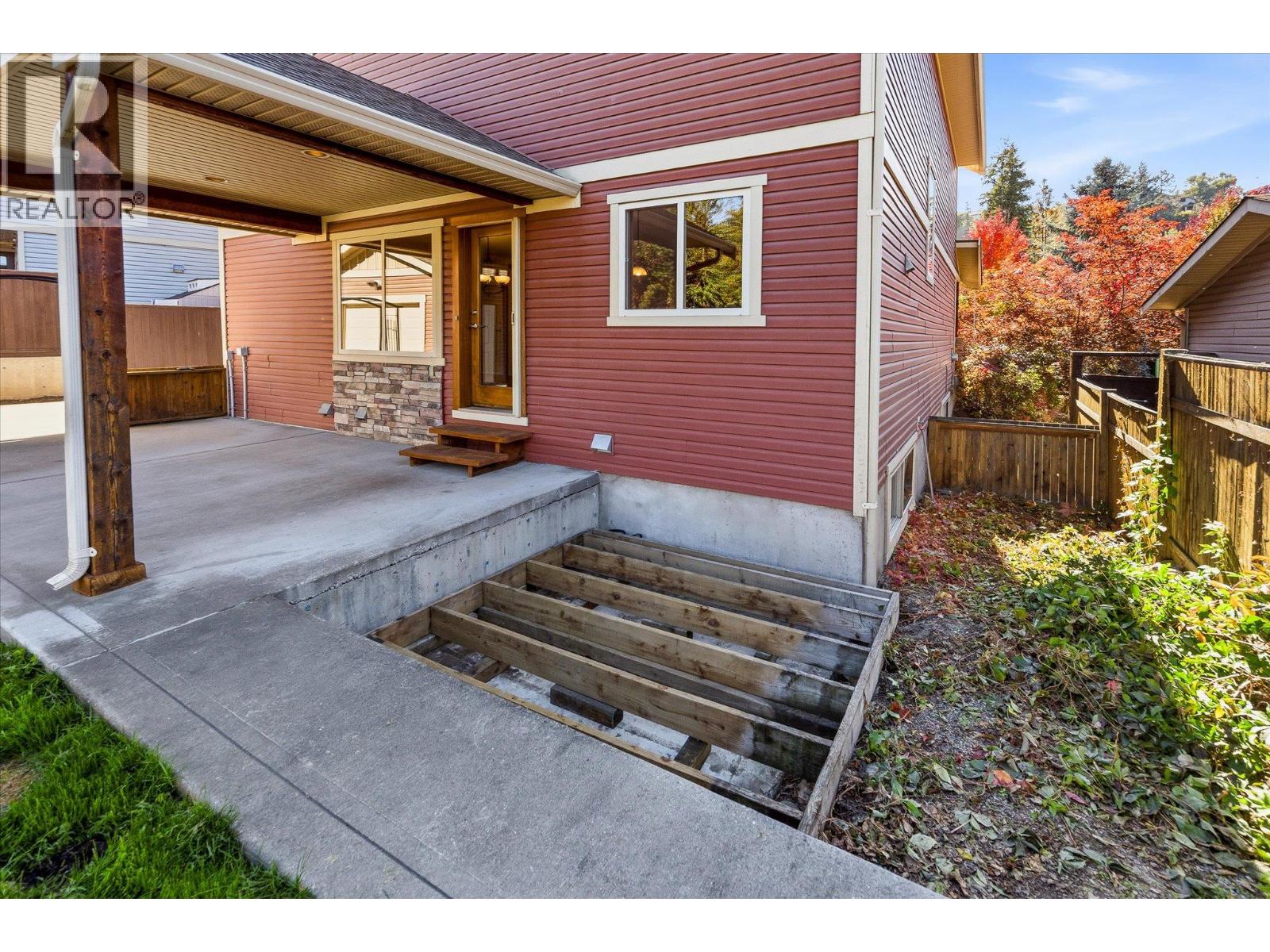 922 Paret Crescent, Kelowna, British Columbia  V1W 4X8 - Photo 14 - 10402861