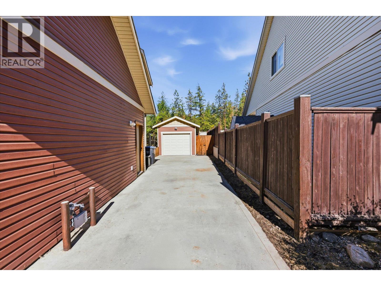 922 Paret Crescent, Kelowna, British Columbia  V1W 4X8 - Photo 37 - 10402861