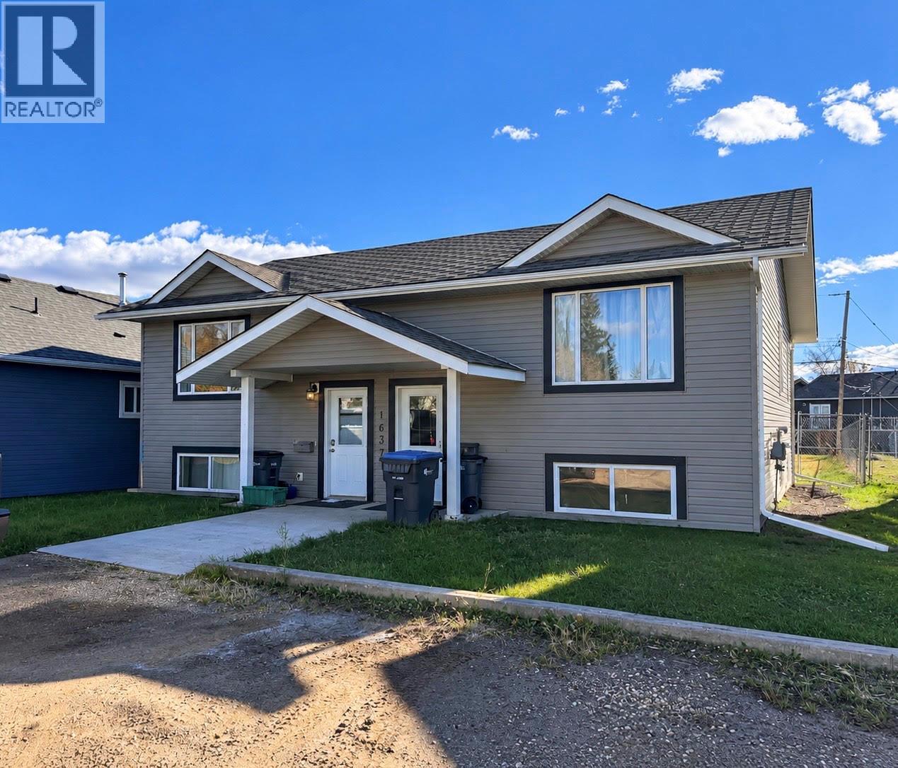 1637 100 Avenue, Dawson Creek, British Columbia  V1G 1X3 - Photo 1 - 10403058